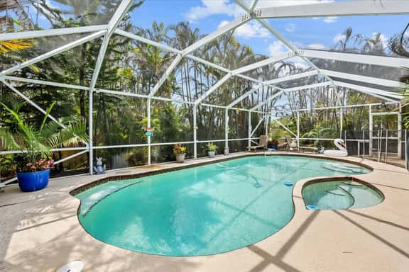 Tropical Haven Retreat - Image 1