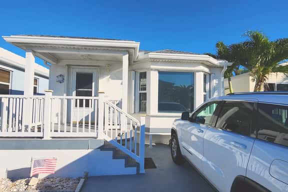 Paradise Beach House - Image 1