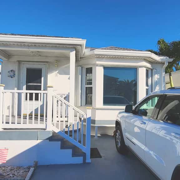 Paradise Beach House - Image 1