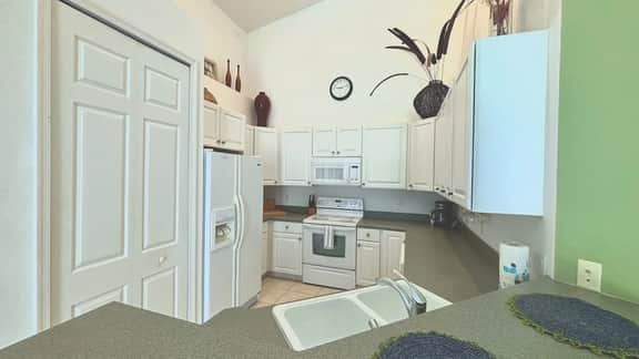 3 Bedroom Townhome 8160 - Image 3