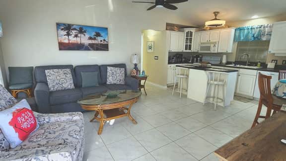 Paradise Beach House - Image 2