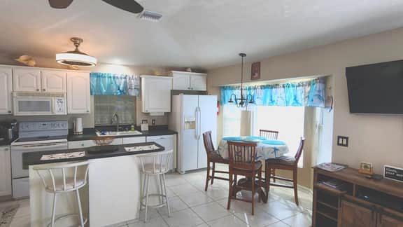 Paradise Beach House - Image 3